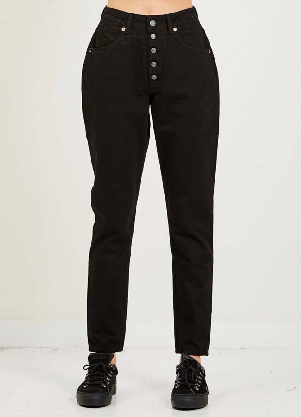 Decade Studio Pamela High-Rise Tapered Leg Jeans in Black Rinse 26